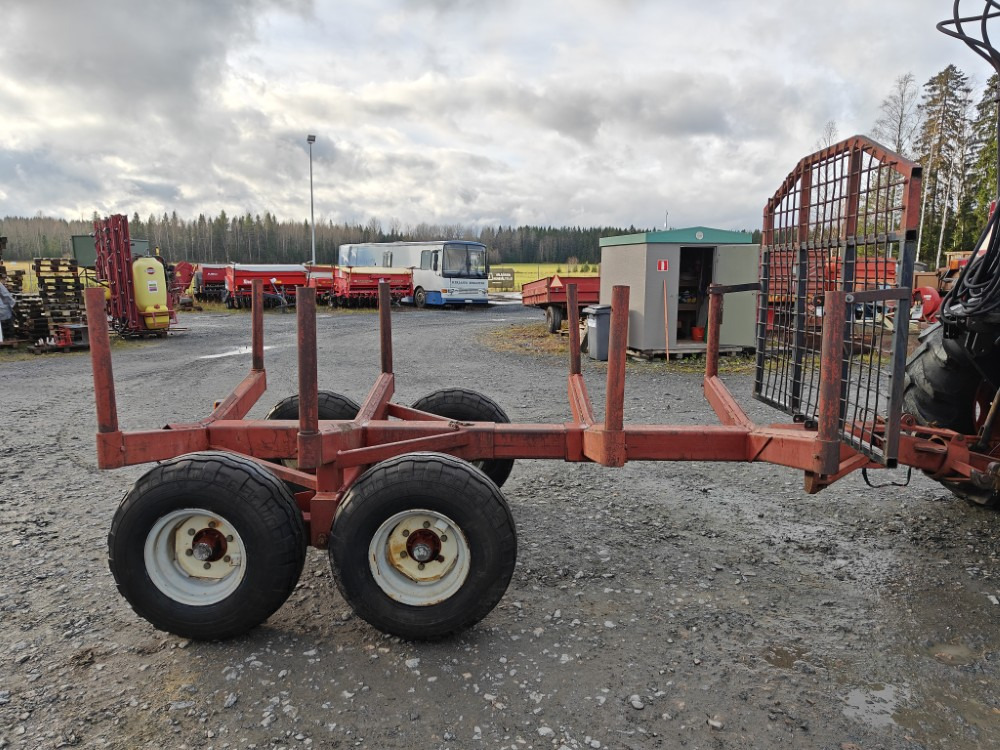 Rysky Metsävaunu telillä - Reboque florestal: foto 4 Rysky Metsävaunu telillä - Reboque florestal: foto 4