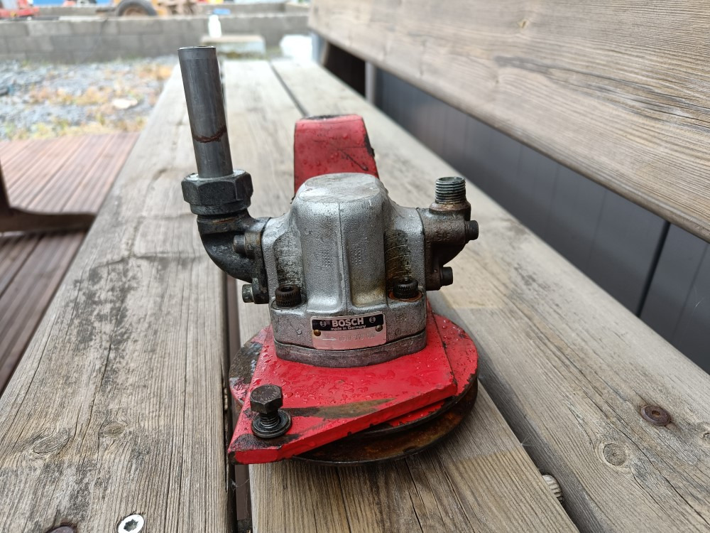 Sampo 410 hydrauliikkapumppu - Bomba hidráulica de Ceifeira debulhadora: foto 2 Sampo 410 hydrauliikkapumppu - Bomba hidráulica de Ceifeira debulhadora: foto 2