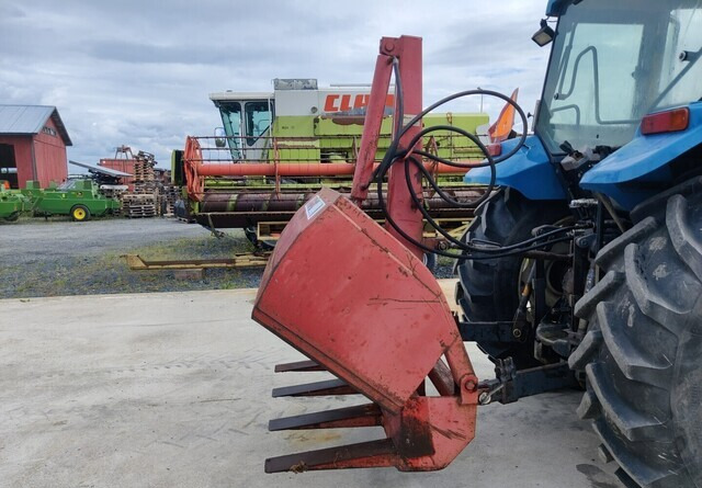 Varmo 400 rehuleikkuri - VIDEO - Equipamento para silagem: foto 3 Varmo 400 rehuleikkuri - VIDEO - Equipamento para silagem: foto 3