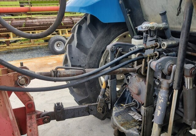 Varmo 400 rehuleikkuri - VIDEO - Equipamento para silagem: foto 5 Varmo 400 rehuleikkuri - VIDEO - Equipamento para silagem: foto 5