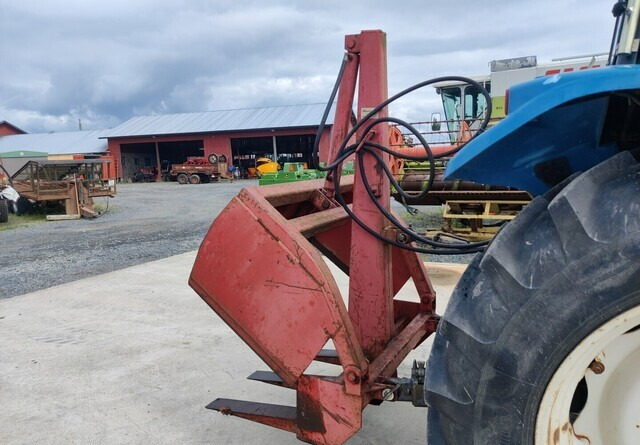 Varmo 400 rehuleikkuri - VIDEO - Equipamento para silagem: foto 4 Varmo 400 rehuleikkuri - VIDEO - Equipamento para silagem: foto 4