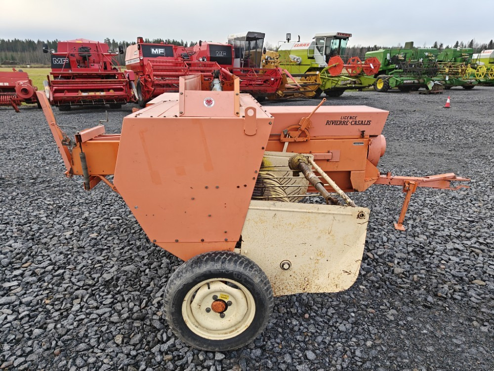 Wärtsilä Rivierra Casalis PHP150 - Enfardadeira de fardos quadrados: foto 2 Wärtsilä Rivierra Casalis PHP150 - Enfardadeira de fardos quadrados: foto 2