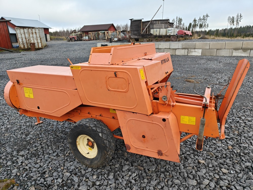 Wärtsilä Rivierra Casalis PHP150 - Enfardadeira de fardos quadrados: foto 4 Wärtsilä Rivierra Casalis PHP150 - Enfardadeira de fardos quadrados: foto 4