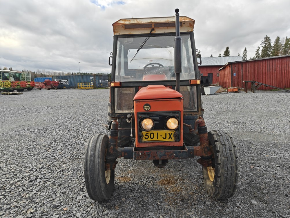 ZETOR 7011 - Trator: foto 5 ZETOR 7011 - Trator: foto 5