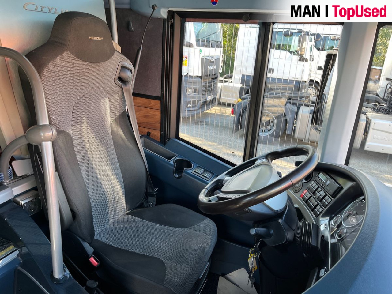 NEOPLAN CITYLINER 2 / N 1218 HDL Euro6 Intarder Klima AHK - Autocarro: foto 4 NEOPLAN CITYLINER 2 / N 1218 HDL Euro6 Intarder Klima AHK - Autocarro: foto 4