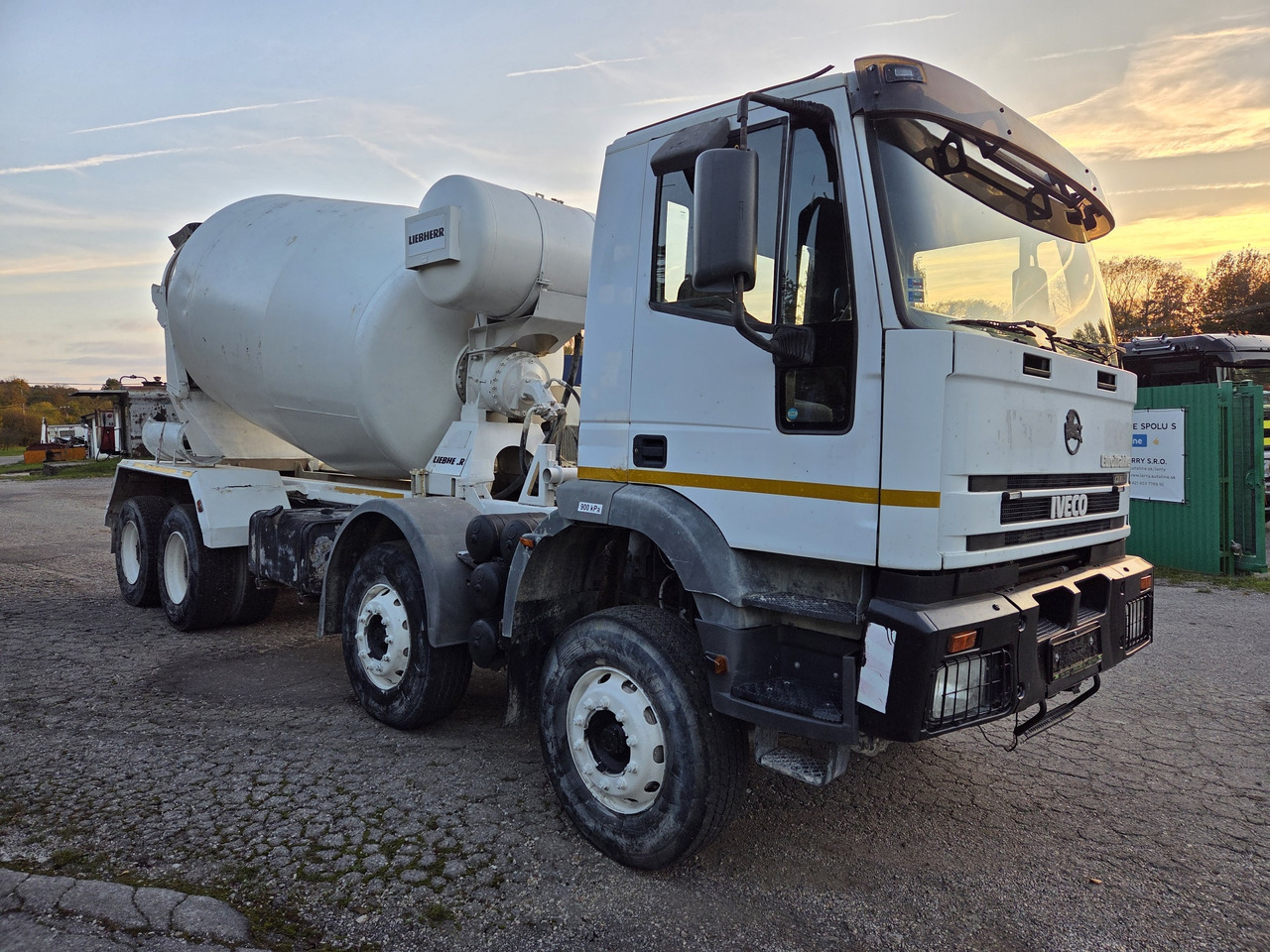 IVECO EURO TRAKKER MP340E35HB 8x4 MIX (chassis ) - Caminhão betoneira: foto 3 IVECO EURO TRAKKER MP340E35HB 8x4 MIX (chassis ) - Caminhão betoneira: foto 3