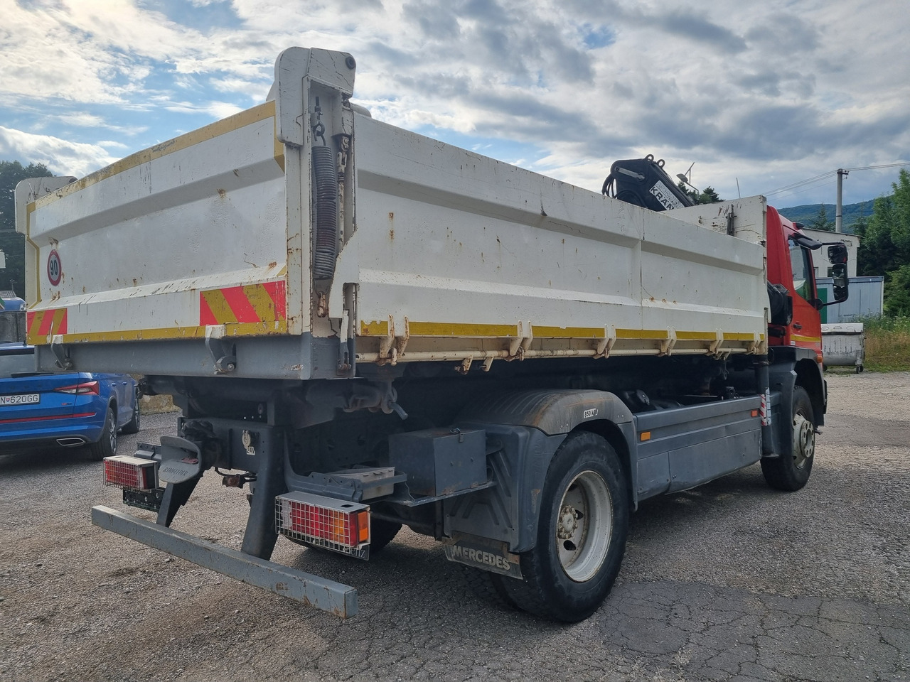 MERCEDES-BENZ ATEGO 1323 4x4 tipper + crane HIAB 095 - Caminhão basculante, Caminhão grua: foto 4 MERCEDES-BENZ ATEGO 1323 4x4 tipper + crane HIAB 095 - Caminhão basculante, Caminhão grua: foto 4