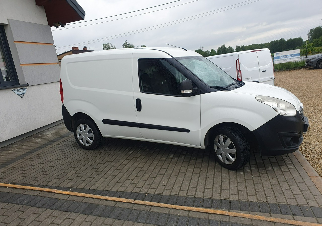 Opel Combo Opel Combo 1.4 Benzyna Polski Salon - Furgão: foto 4 Opel Combo Opel Combo 1.4 Benzyna Polski Salon - Furgão: foto 4