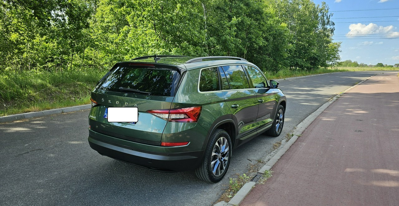Skoda Kodiaq Skoda Kodiaq Skoda Kodiaq 2.0 tsi 4x4 Wersja Drive na 125 lecie - SUV: foto 4 Skoda Kodiaq Skoda Kodiaq Skoda Kodiaq 2.0 tsi 4x4 Wersja Drive na 125 lecie - SUV: foto 4