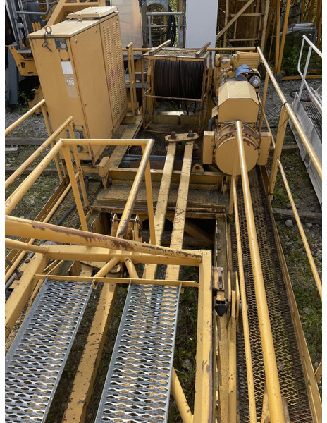 Liebherr 140EC-H10, 1993yom, 40jib, 23,5m huh - Guindaste de torre: foto 3 Liebherr 140EC-H10, 1993yom, 40jib, 23,5m huh - Guindaste de torre: foto 3