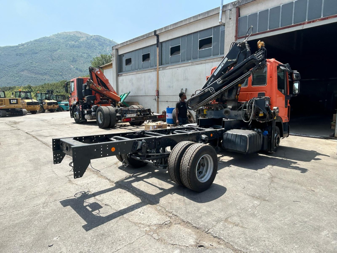 IVECO EUROCARGO 120-190L - Caminhão grua: foto 4 IVECO EUROCARGO 120-190L - Caminhão grua: foto 4