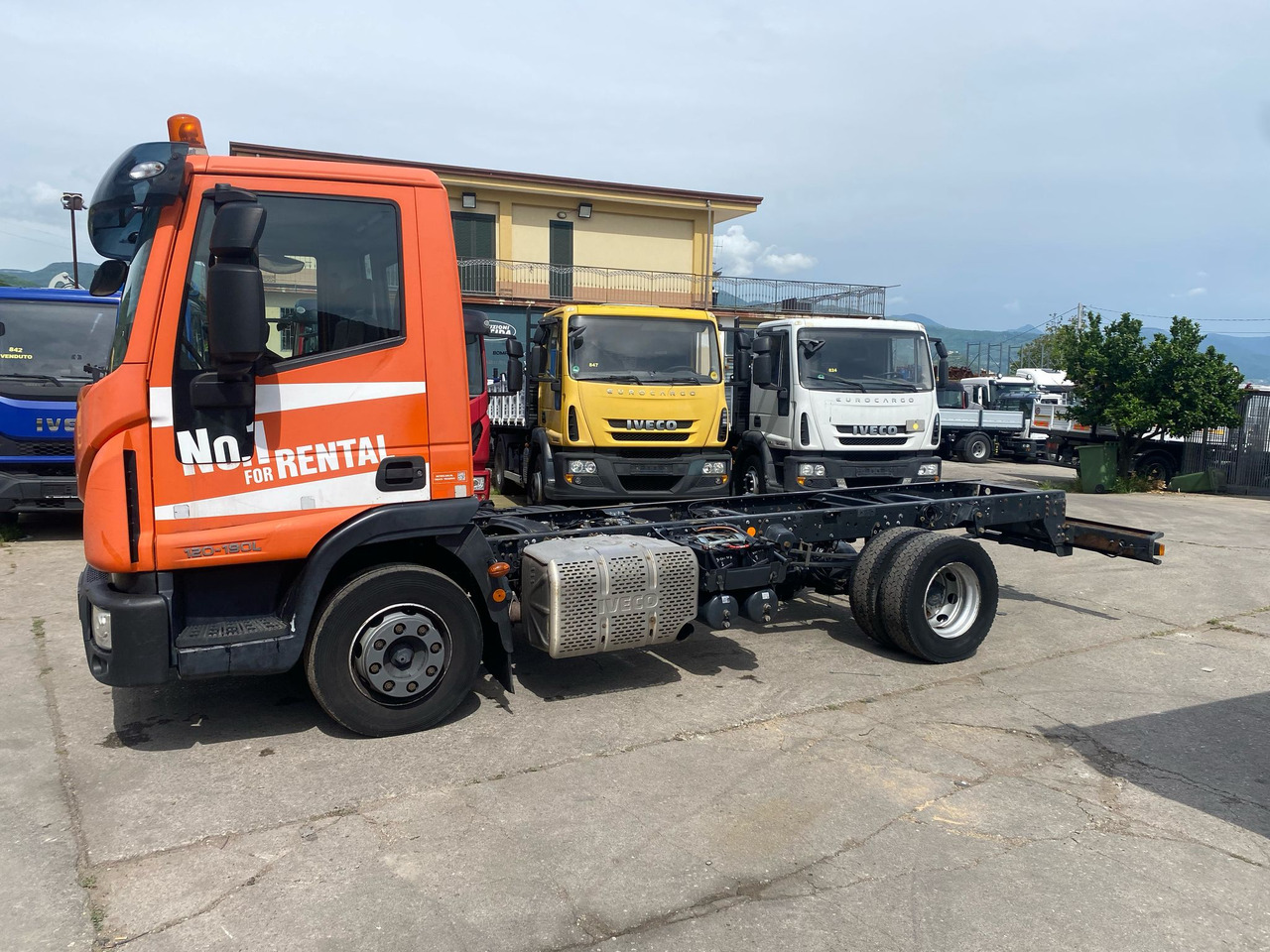 IVECO EUROCARGO 120-90L - Caminhão chassi: foto 3 IVECO EUROCARGO 120-90L - Caminhão chassi: foto 3