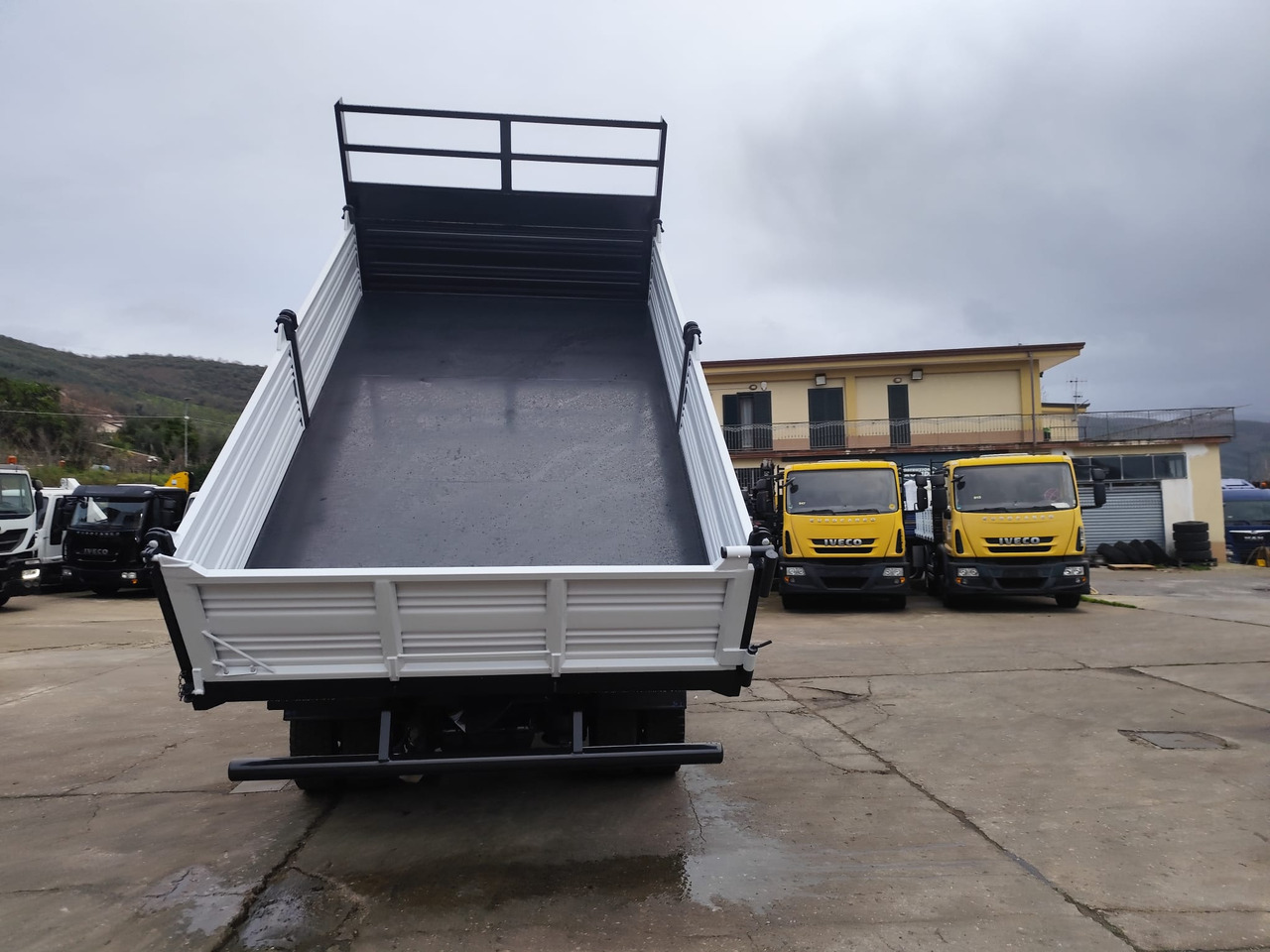 Caminhão grua IVECO EUROCARGO 120E28P: foto 9