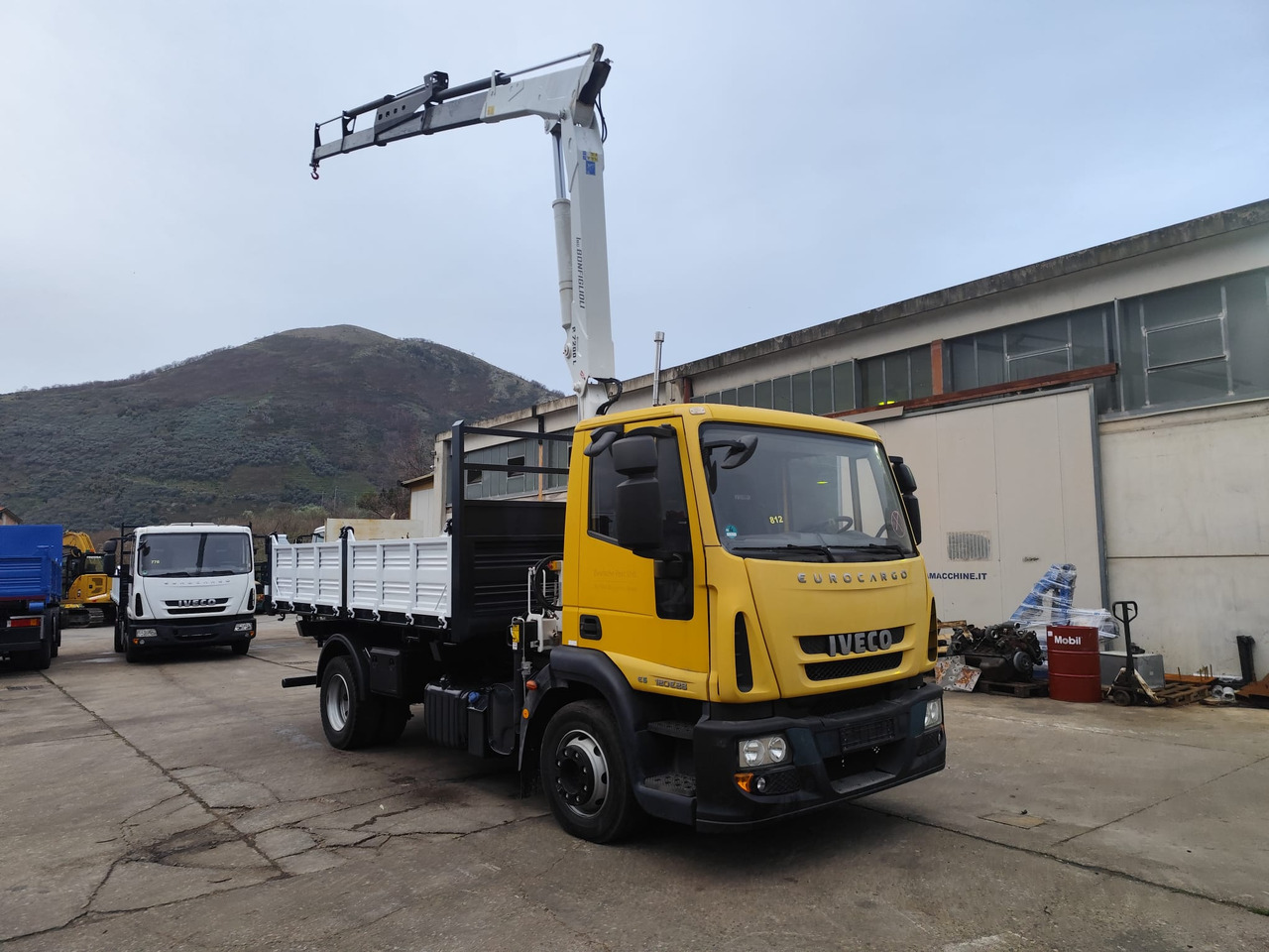 Caminhão grua IVECO EUROCARGO 120E28P: foto 37