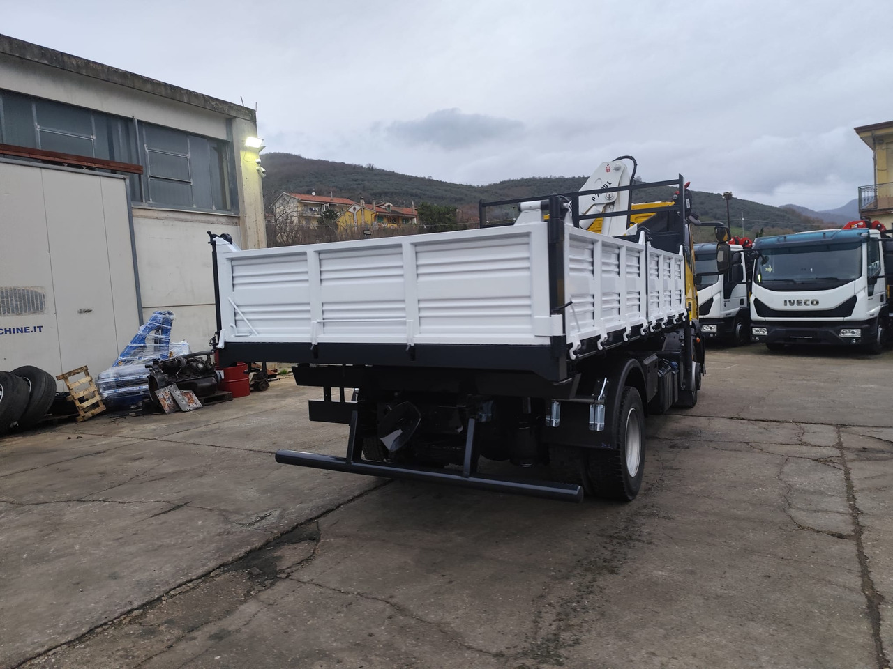 Caminhão grua IVECO EUROCARGO 120E28P: foto 46
