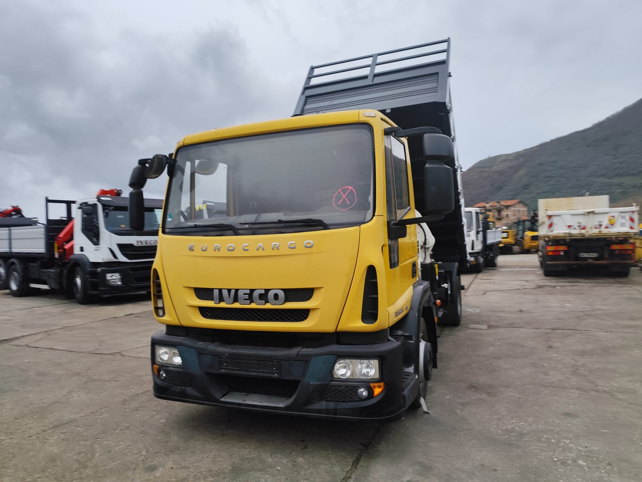 Caminhão grua IVECO EUROCARGO 120E28P: foto 17