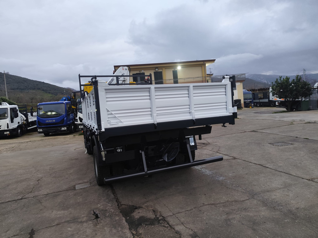 Caminhão grua IVECO EUROCARGO 120E28P: foto 44