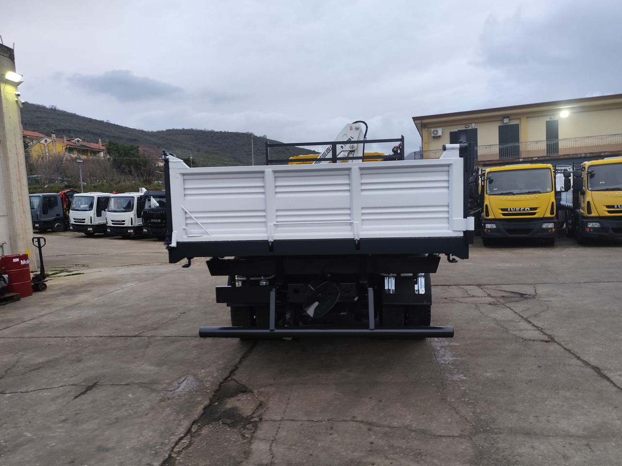 Caminhão grua IVECO EUROCARGO 120E28P: foto 45