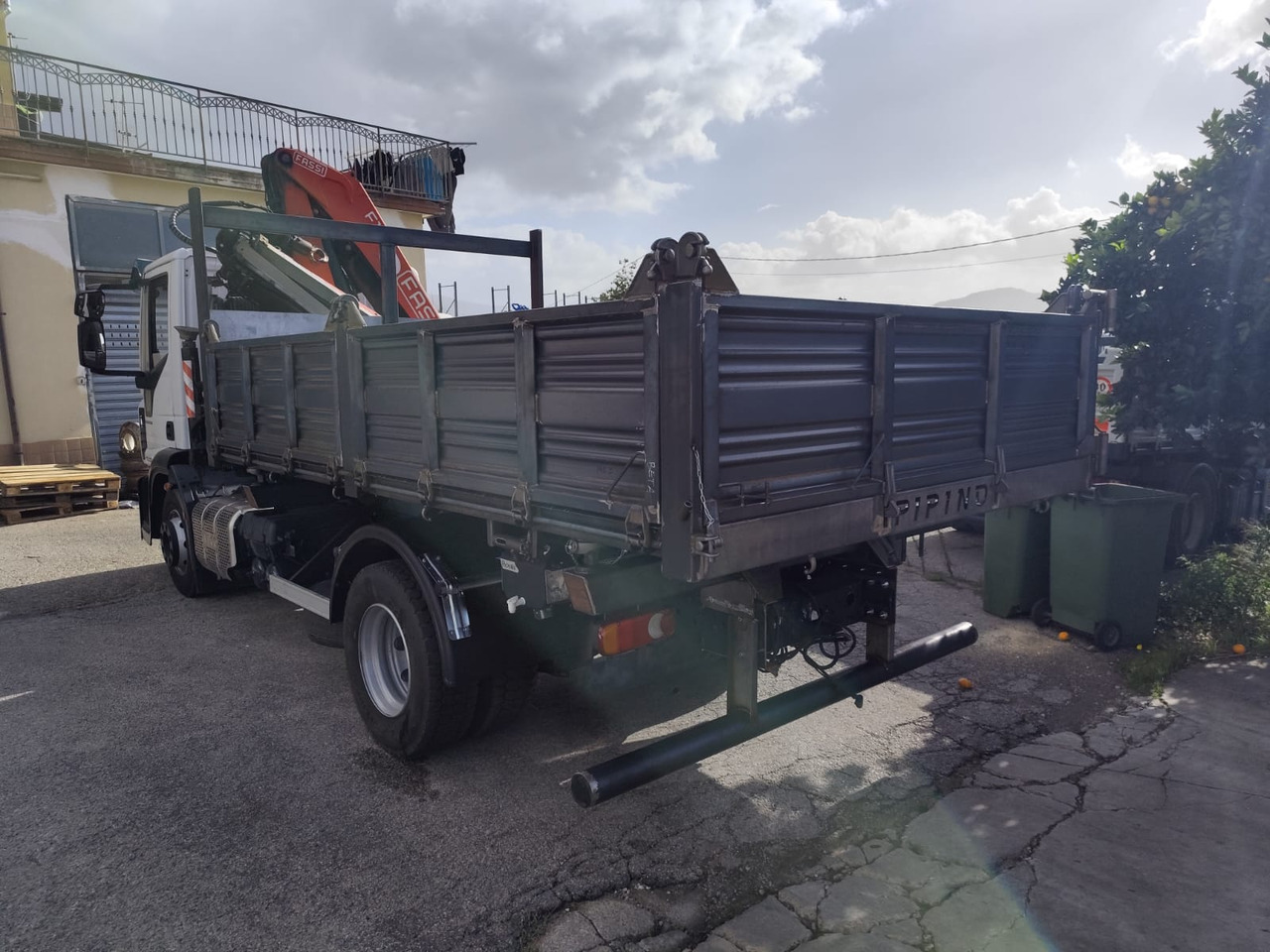 IVECO EUROCARGO 140-250 - Caminhão grua: foto 4 IVECO EUROCARGO 140-250 - Caminhão grua: foto 4