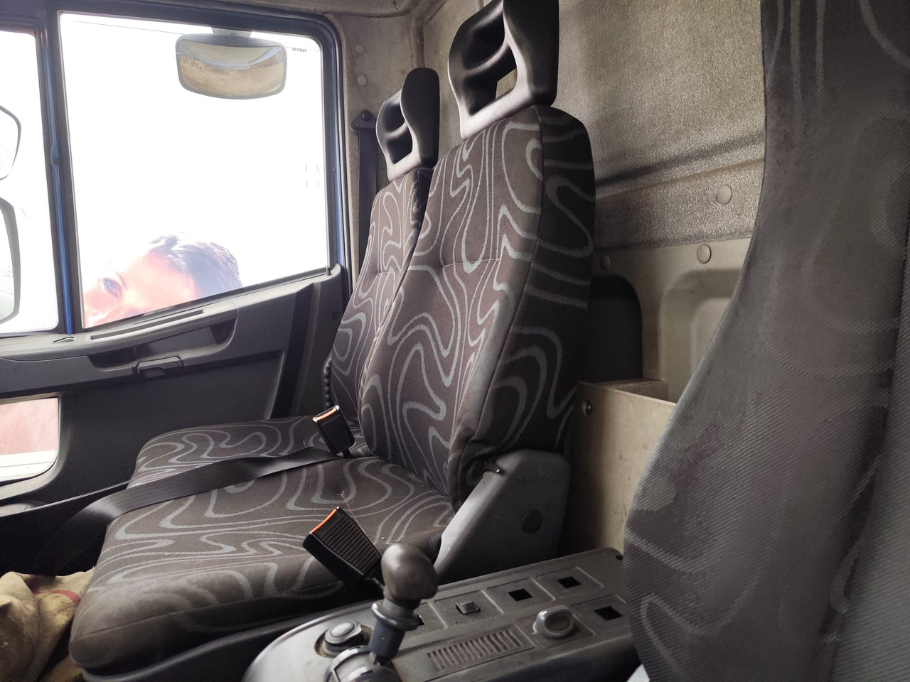 IVECO EUROCARGO 140E25 - Caminhão basculante: foto 4 IVECO EUROCARGO 140E25 - Caminhão basculante: foto 4