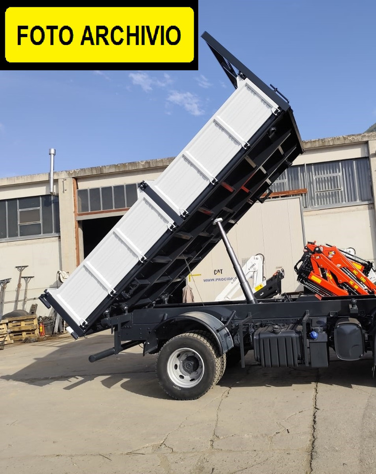 IVECO EUROCARGO 150E25 - Caminhão basculante: foto 2 IVECO EUROCARGO 150E25 - Caminhão basculante: foto 2