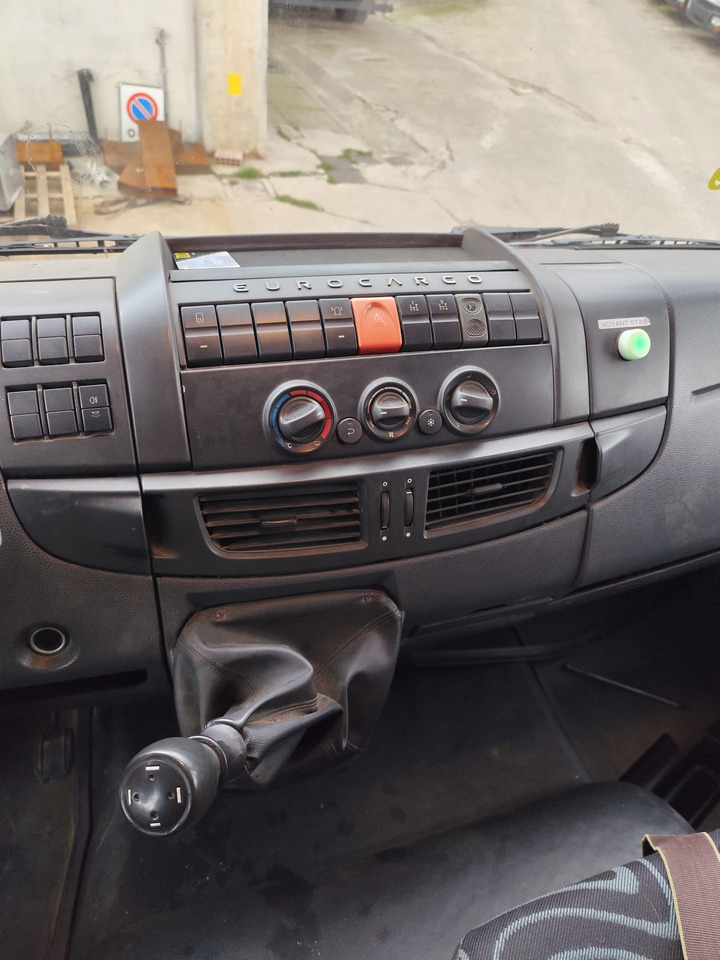 IVECO EUROCARGO 160E28 - Caminhão grua: foto 4 IVECO EUROCARGO 160E28 - Caminhão grua: foto 4