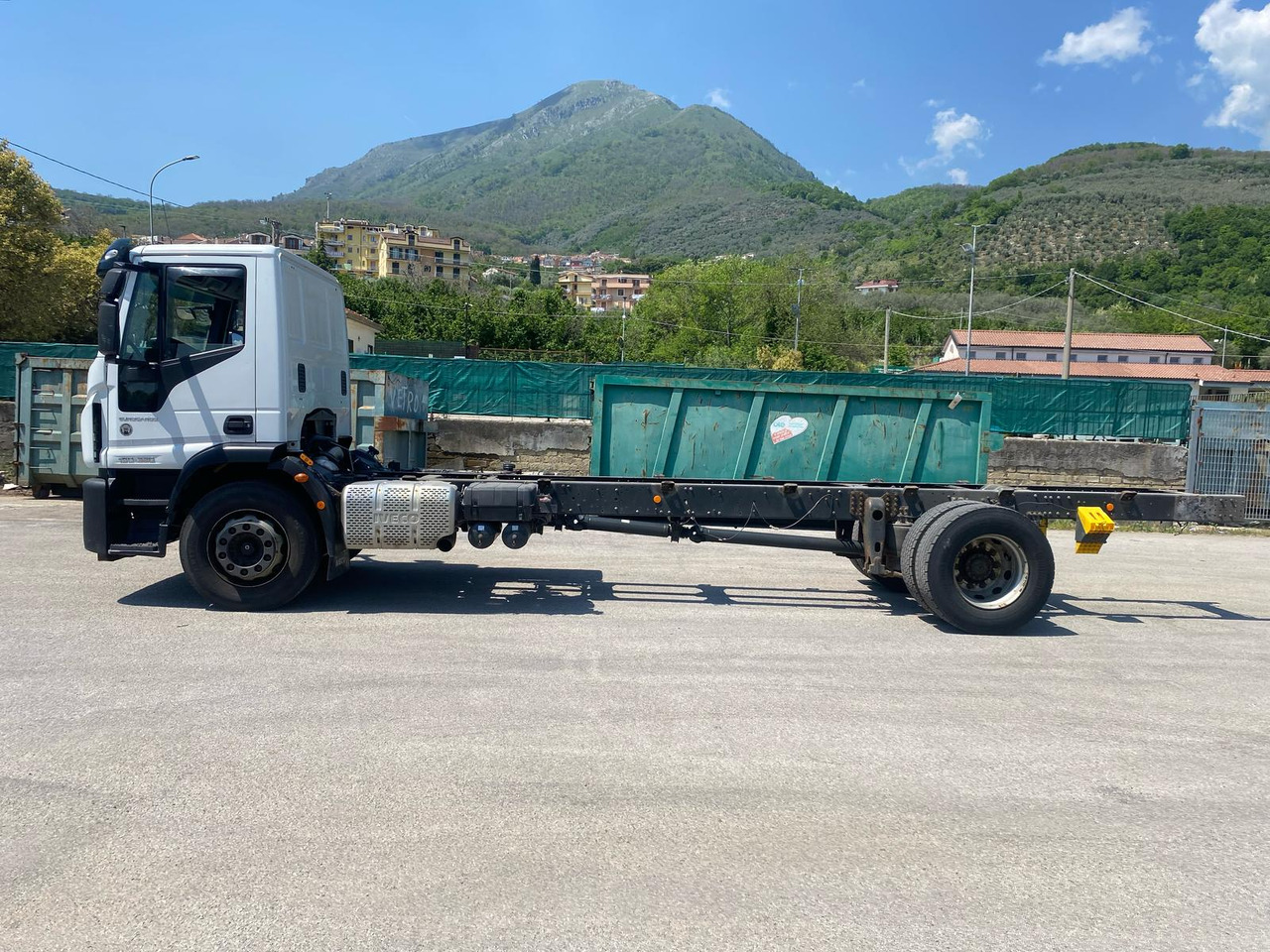 IVECO EUROCARGO 180-320 - Caminhão chassi: foto 4 IVECO EUROCARGO 180-320 - Caminhão chassi: foto 4