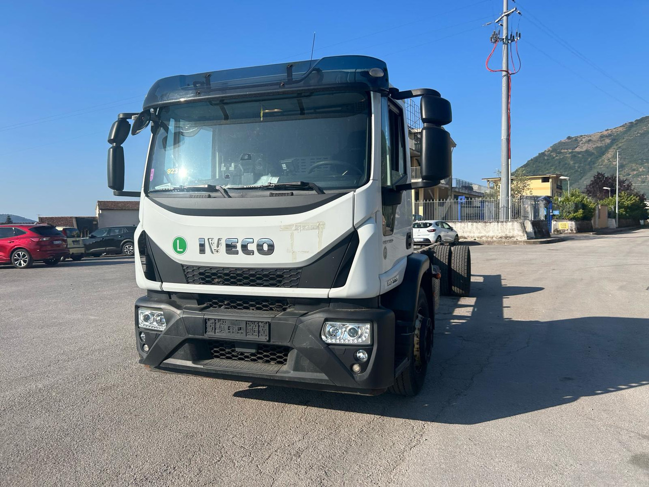 IVECO EUROCARGO 180-320 - Caminhão chassi: foto 1 IVECO EUROCARGO 180-320 - Caminhão chassi: foto 1