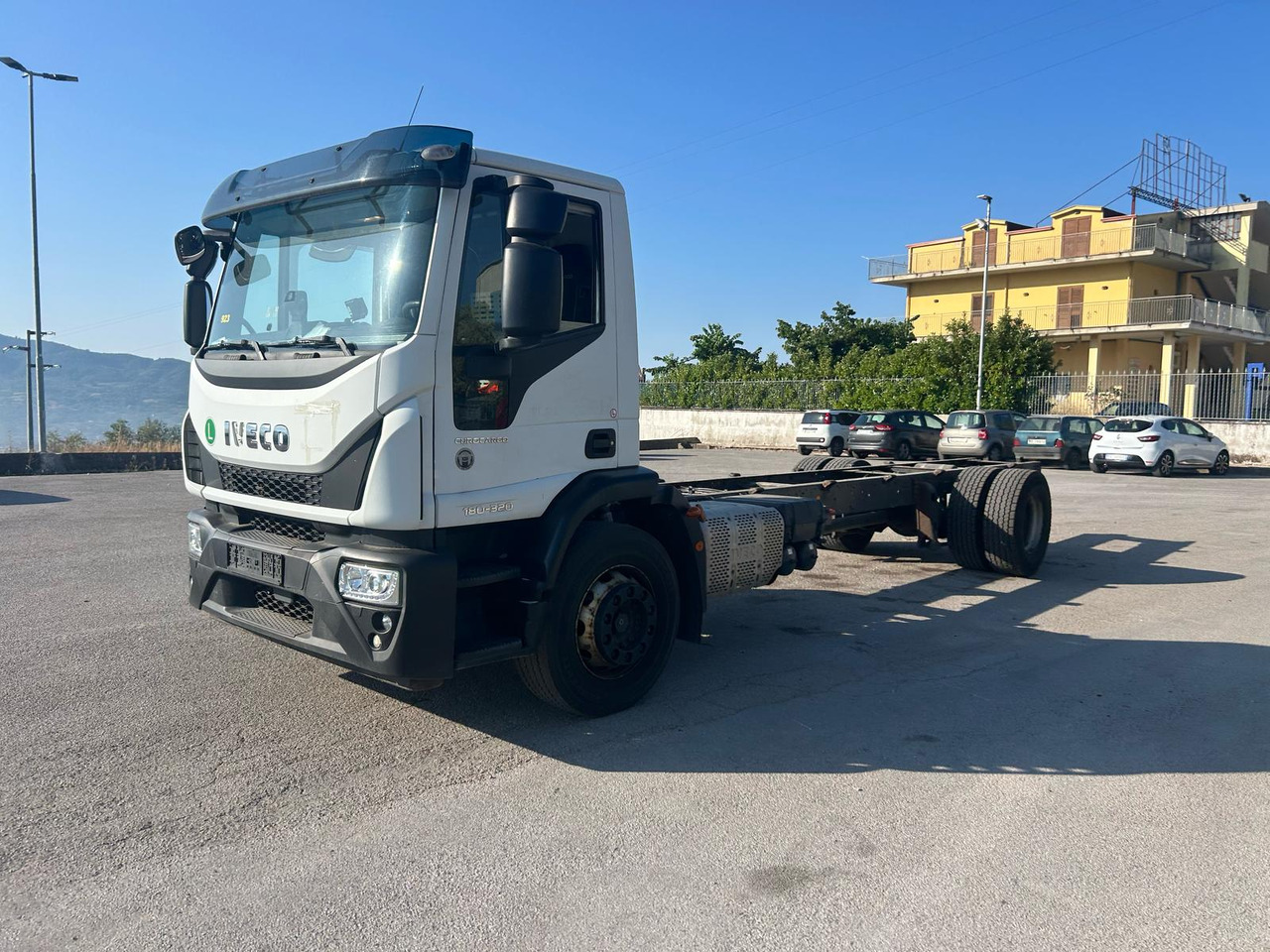 IVECO EUROCARGO 180-320 - Caminhão chassi: foto 4 IVECO EUROCARGO 180-320 - Caminhão chassi: foto 4