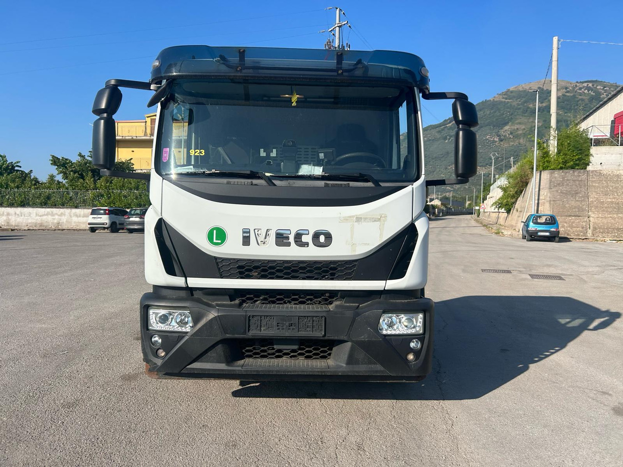 IVECO EUROCARGO 180-320 - Caminhão chassi: foto 5 IVECO EUROCARGO 180-320 - Caminhão chassi: foto 5