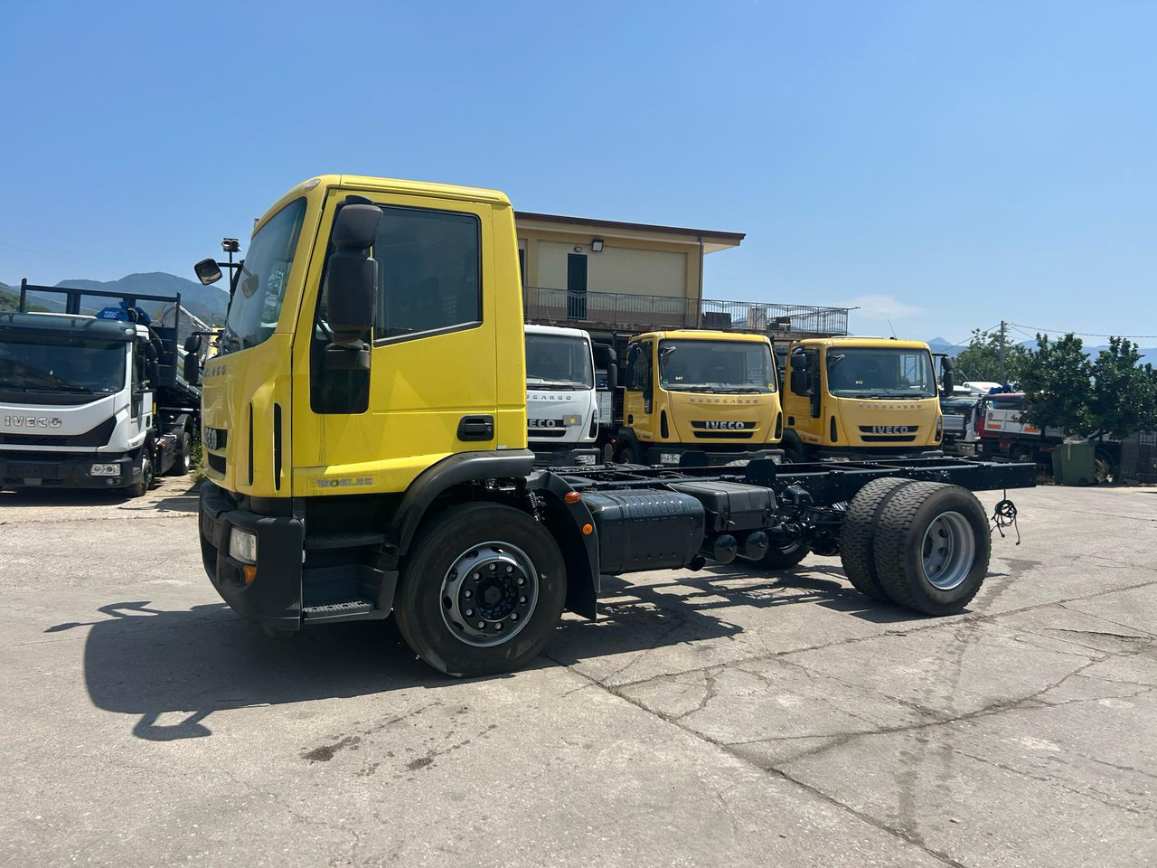 IVECO EUROCARGO 190EL25 - Caminhão chassi: foto 3 IVECO EUROCARGO 190EL25 - Caminhão chassi: foto 3