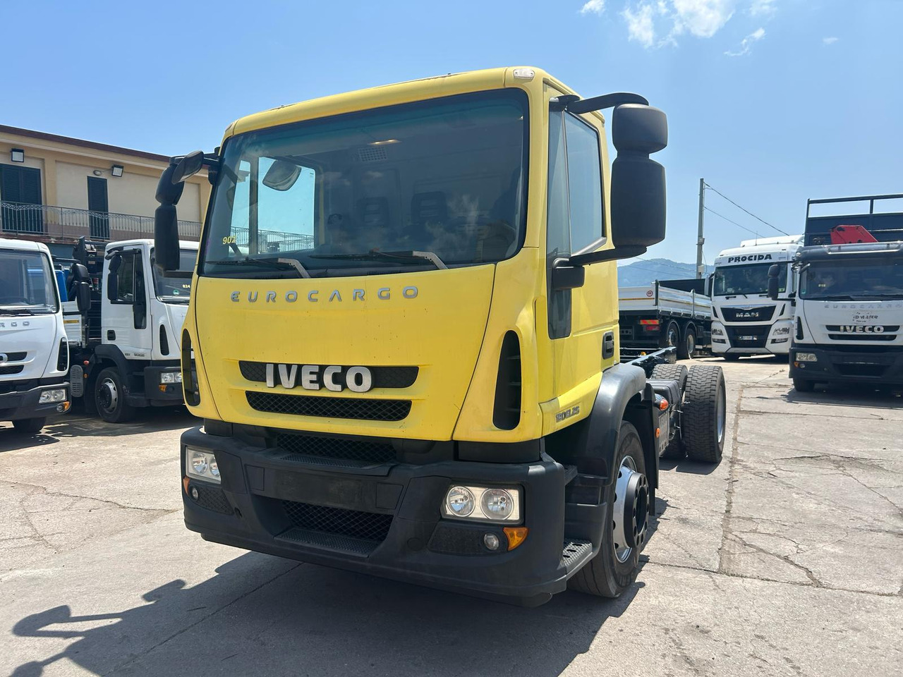 IVECO EUROCARGO 190EL25 - Caminhão chassi: foto 1 IVECO EUROCARGO 190EL25 - Caminhão chassi: foto 1