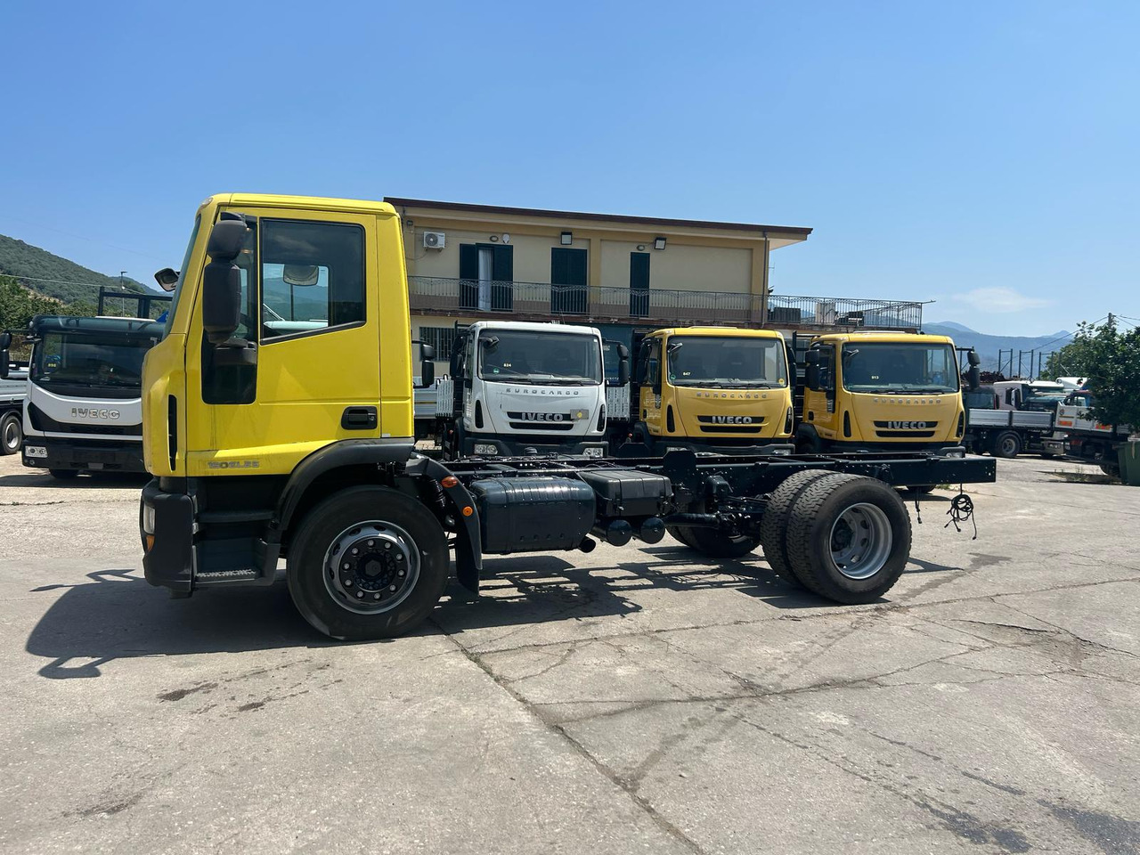 IVECO EUROCARGO 190EL25 - Caminhão chassi: foto 2 IVECO EUROCARGO 190EL25 - Caminhão chassi: foto 2