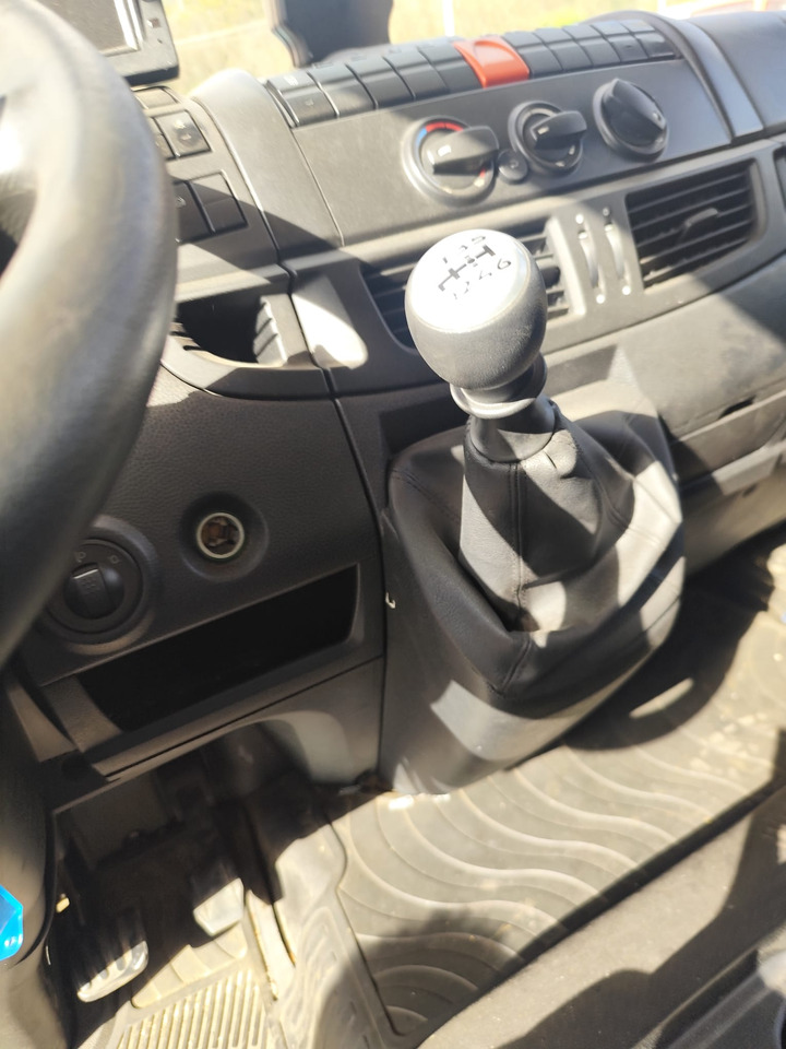 IVECO EUROCARGO 75-160 - Caminhão grua: foto 4 IVECO EUROCARGO 75-160 - Caminhão grua: foto 4