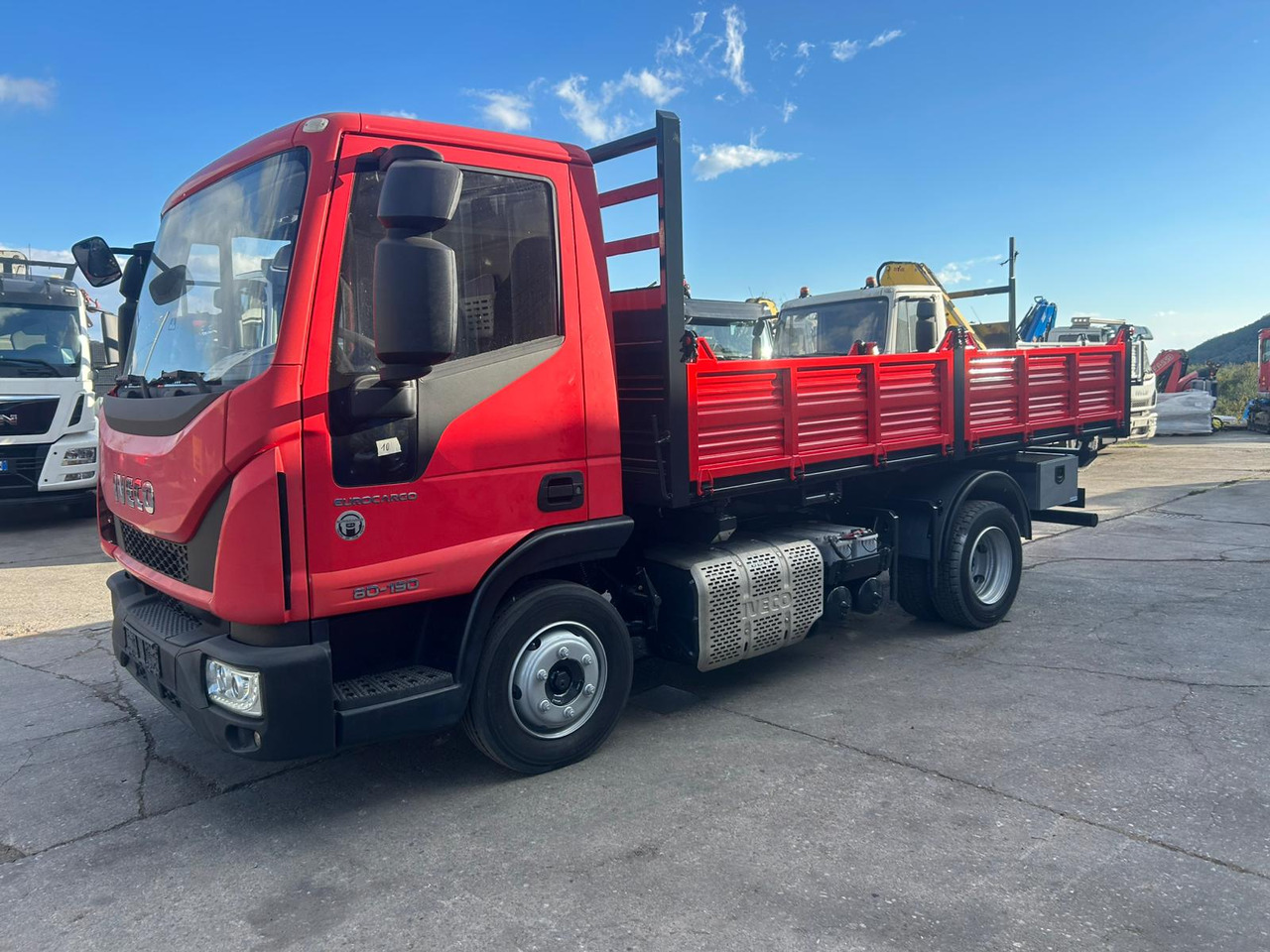 IVECO EUROCARGO 80-190 - Caminhão basculante: foto 1 IVECO EUROCARGO 80-190 - Caminhão basculante: foto 1