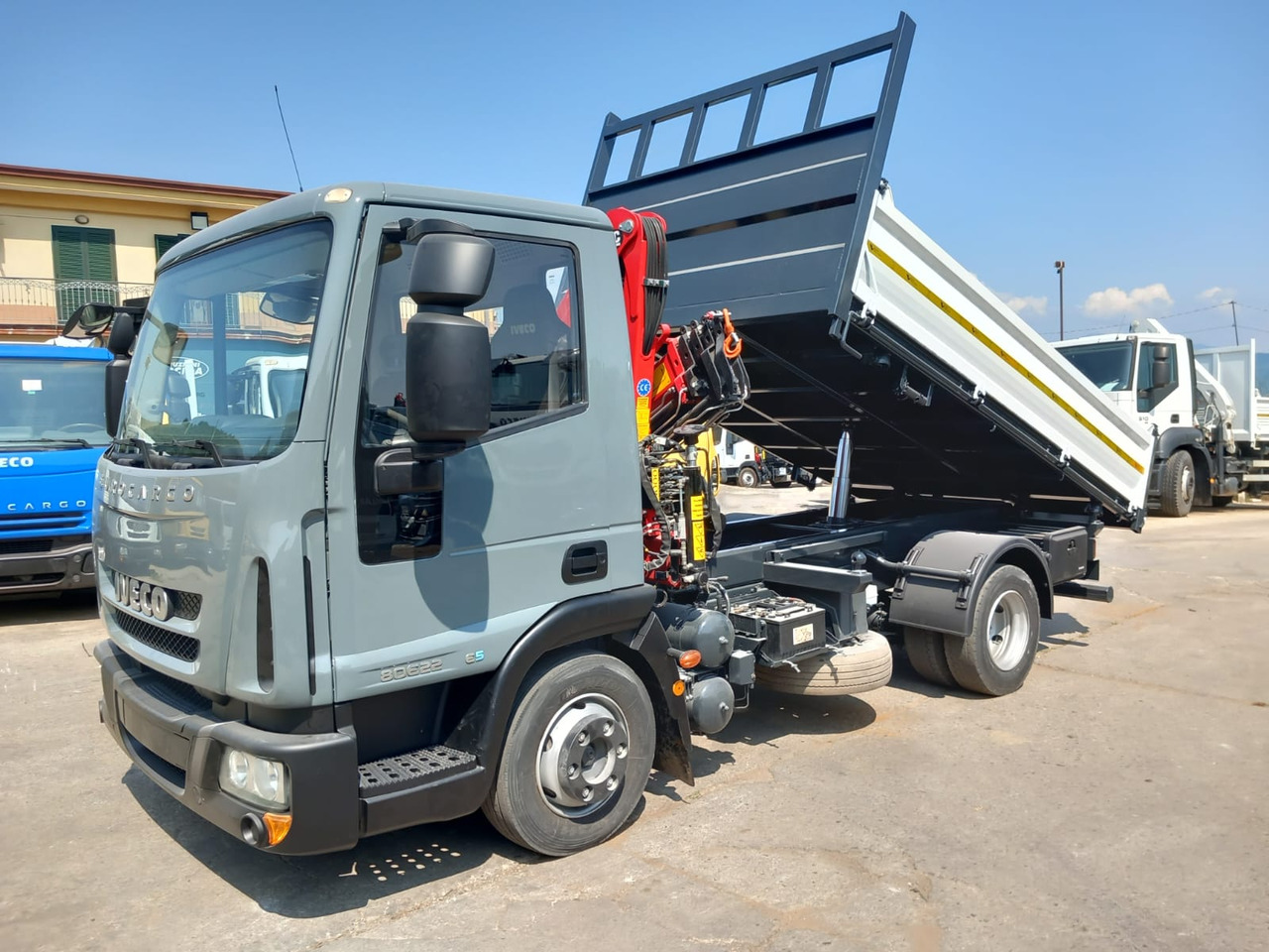 Caminhão grua, Caminhão basculante IVECO EUROCARGO 80E22: foto 35