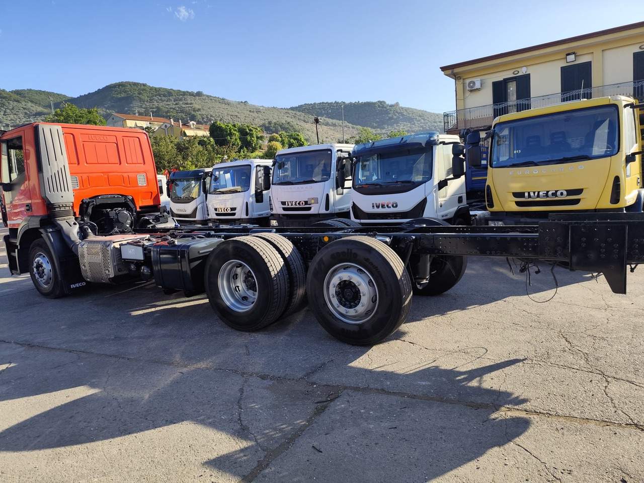 IVECO STRALIS 260S40 - Camião de caixa aberta/ Plataforma: foto 4 IVECO STRALIS 260S40 - Camião de caixa aberta/ Plataforma: foto 4