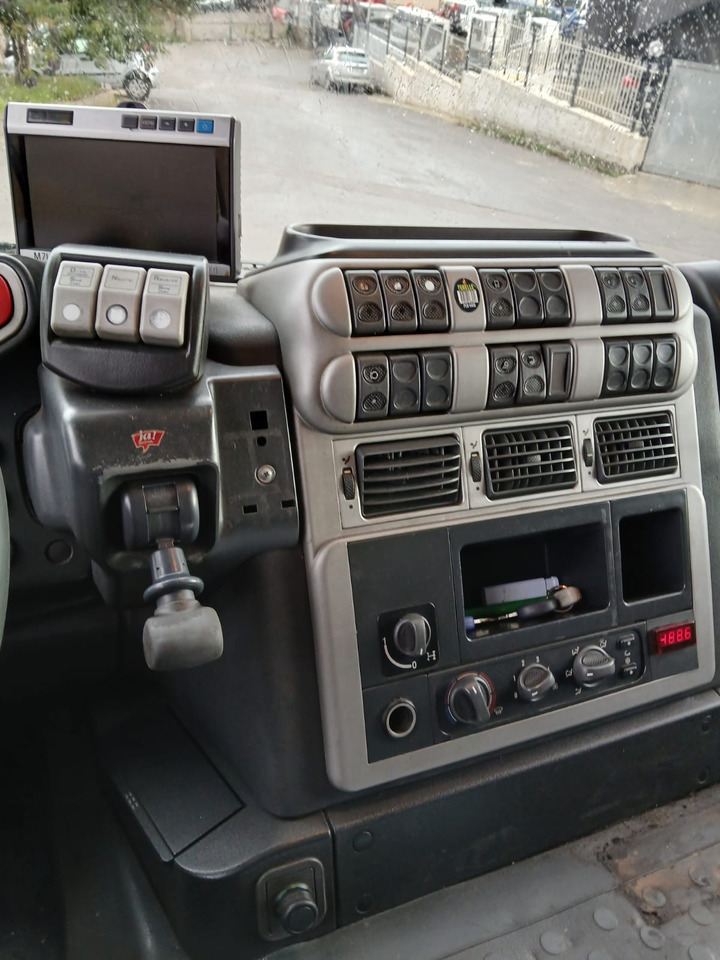 IVECO STRALIS AD 260S31 - Caminhão chassi: foto 3 IVECO STRALIS AD 260S31 - Caminhão chassi: foto 3