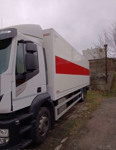 IVECO STRALIS AD 260S31 XP - Caminhão furgão: foto 2 IVECO STRALIS AD 260S31 XP - Caminhão furgão: foto 2