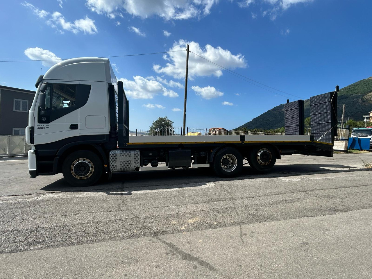 IVECO STRALIS AS 260S46 - Camião de caixa aberta/ Plataforma: foto 5 IVECO STRALIS AS 260S46 - Camião de caixa aberta/ Plataforma: foto 5