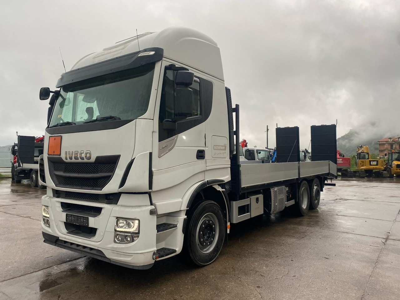 IVECO STRALIS AS 260S46 - Camião de caixa aberta/ Plataforma: foto 1 IVECO STRALIS AS 260S46 - Camião de caixa aberta/ Plataforma: foto 1