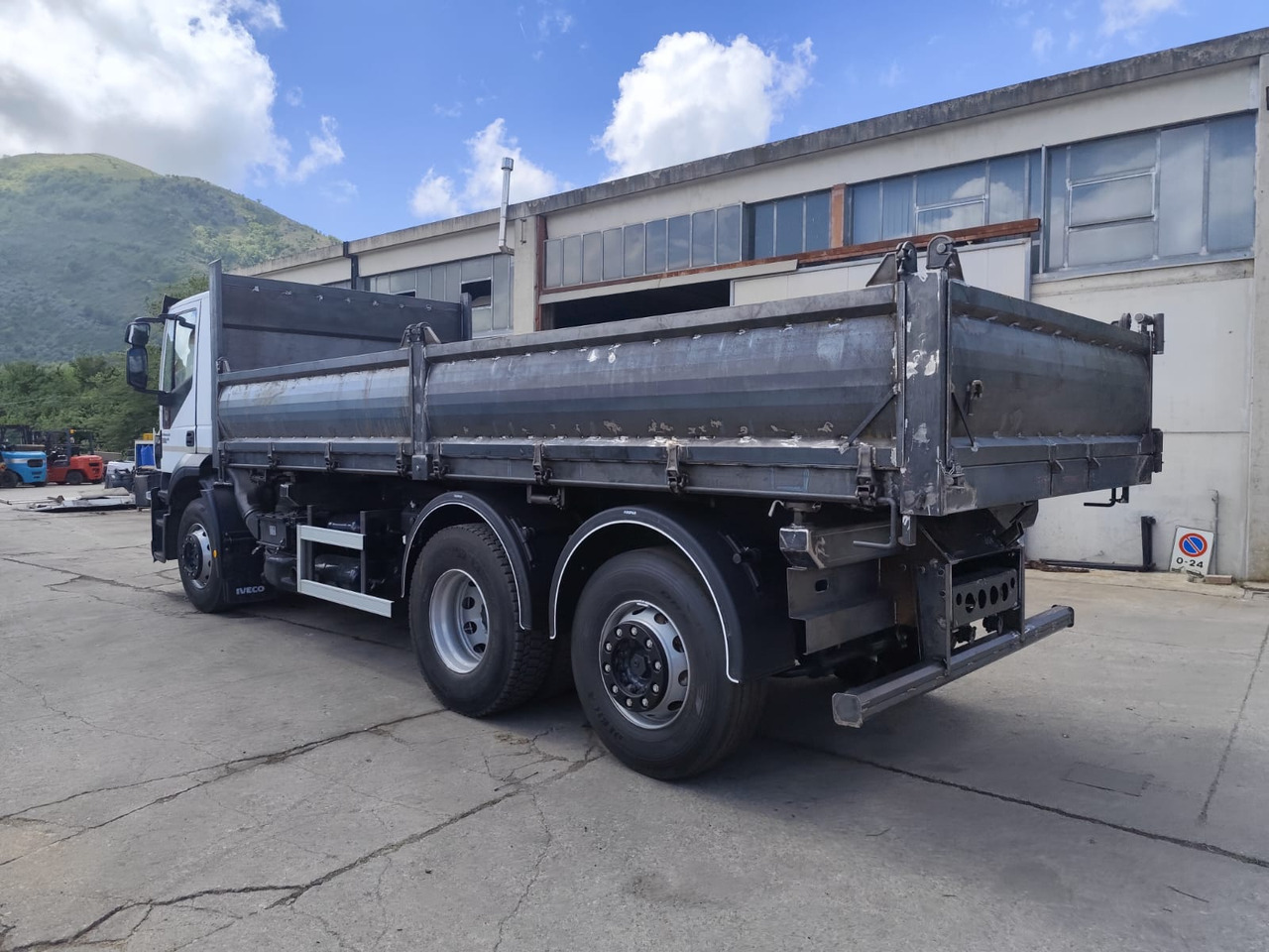 IVECO STRALIS CUBE 260S31 - Caminhão grua: foto 5 IVECO STRALIS CUBE 260S31 - Caminhão grua: foto 5