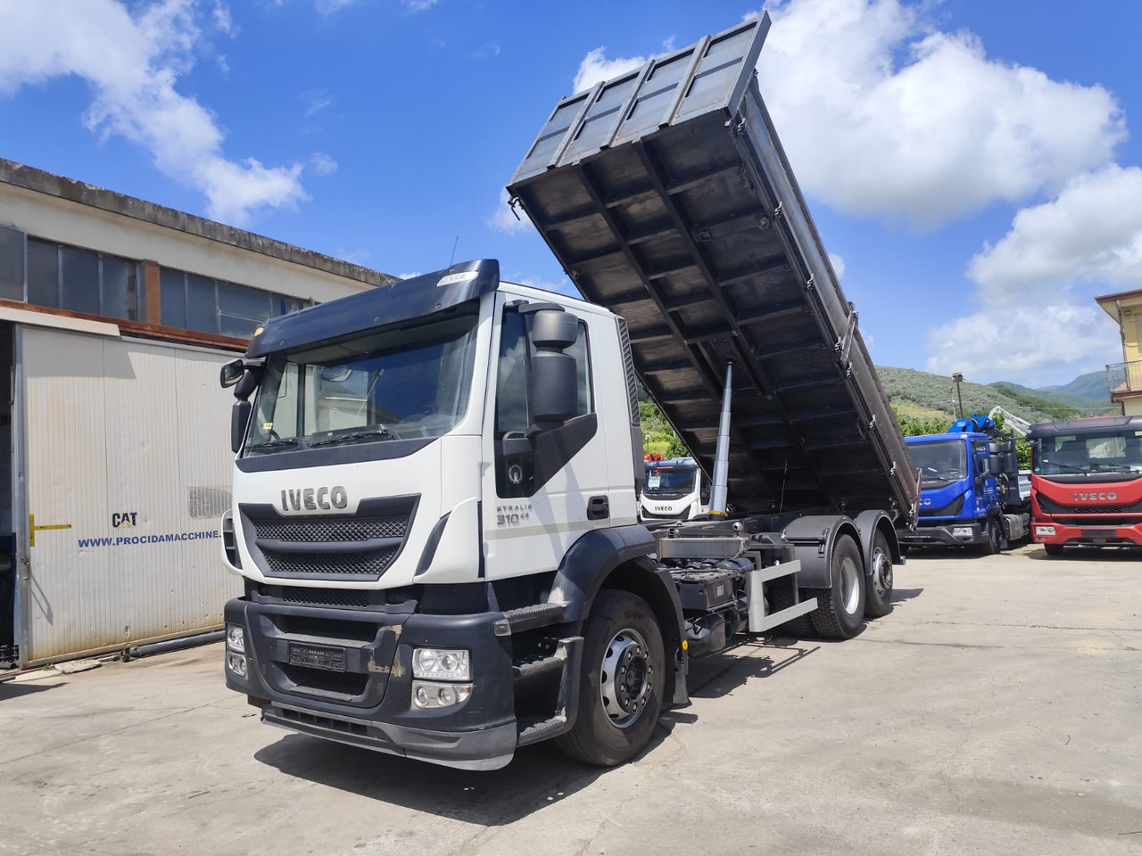 IVECO STRALIS CUBE 260S31 - Caminhão grua: foto 1 IVECO STRALIS CUBE 260S31 - Caminhão grua: foto 1