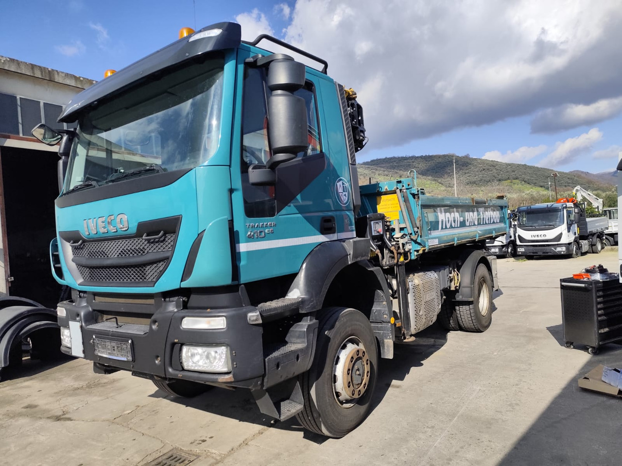 IVECO TRAKKER 190T41 - Caminhão grua: foto 1 IVECO TRAKKER 190T41 - Caminhão grua: foto 1