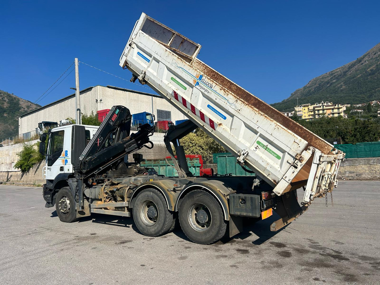 Caminhão grua IVECO TRAKKER 260T36: foto 37