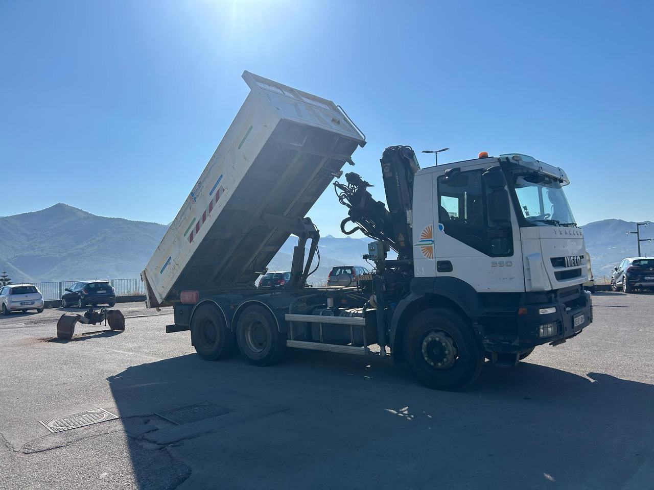 Caminhão grua IVECO TRAKKER 260T36: foto 49