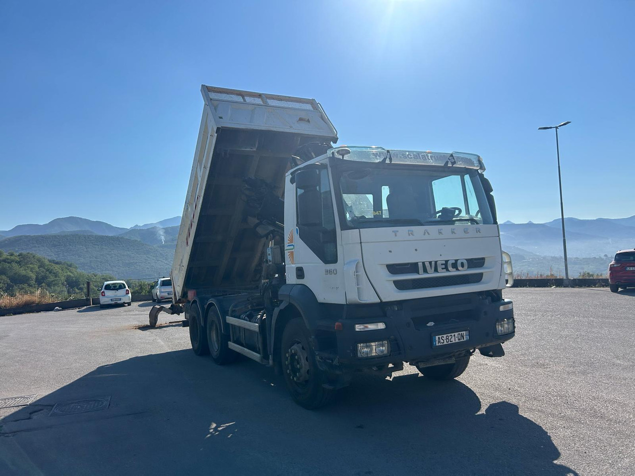 Caminhão grua IVECO TRAKKER 260T36: foto 48