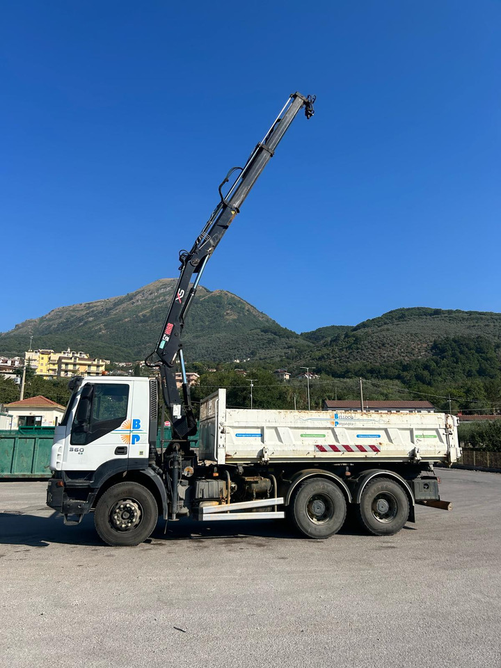 Caminhão grua IVECO TRAKKER 260T36: foto 14