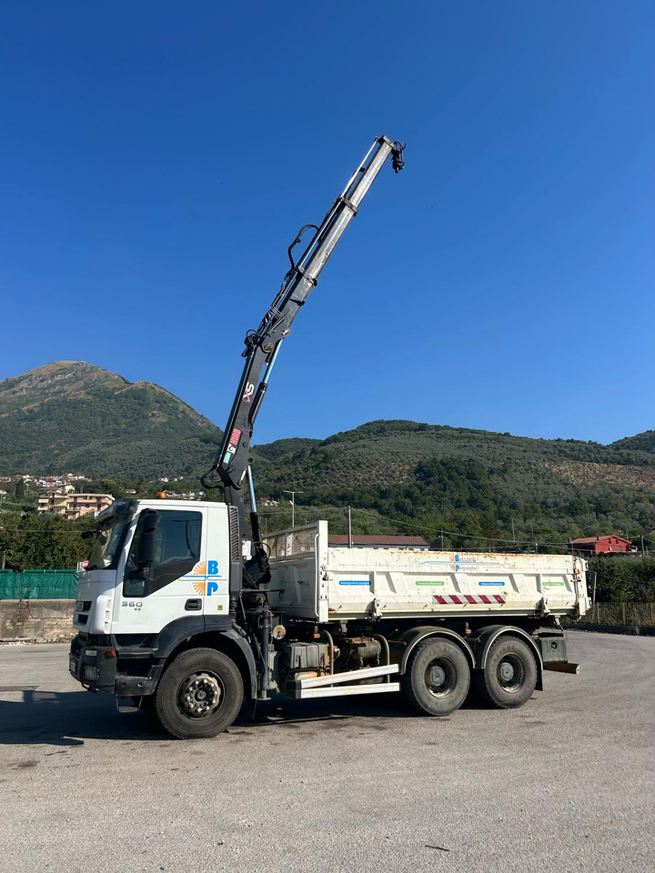 Caminhão grua IVECO TRAKKER 260T36: foto 15