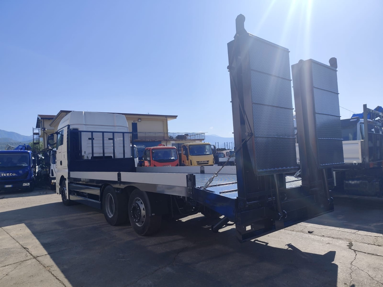 MAN TGX 26.440 - Camião de caixa aberta/ Plataforma: foto 4 MAN TGX 26.440 - Camião de caixa aberta/ Plataforma: foto 4